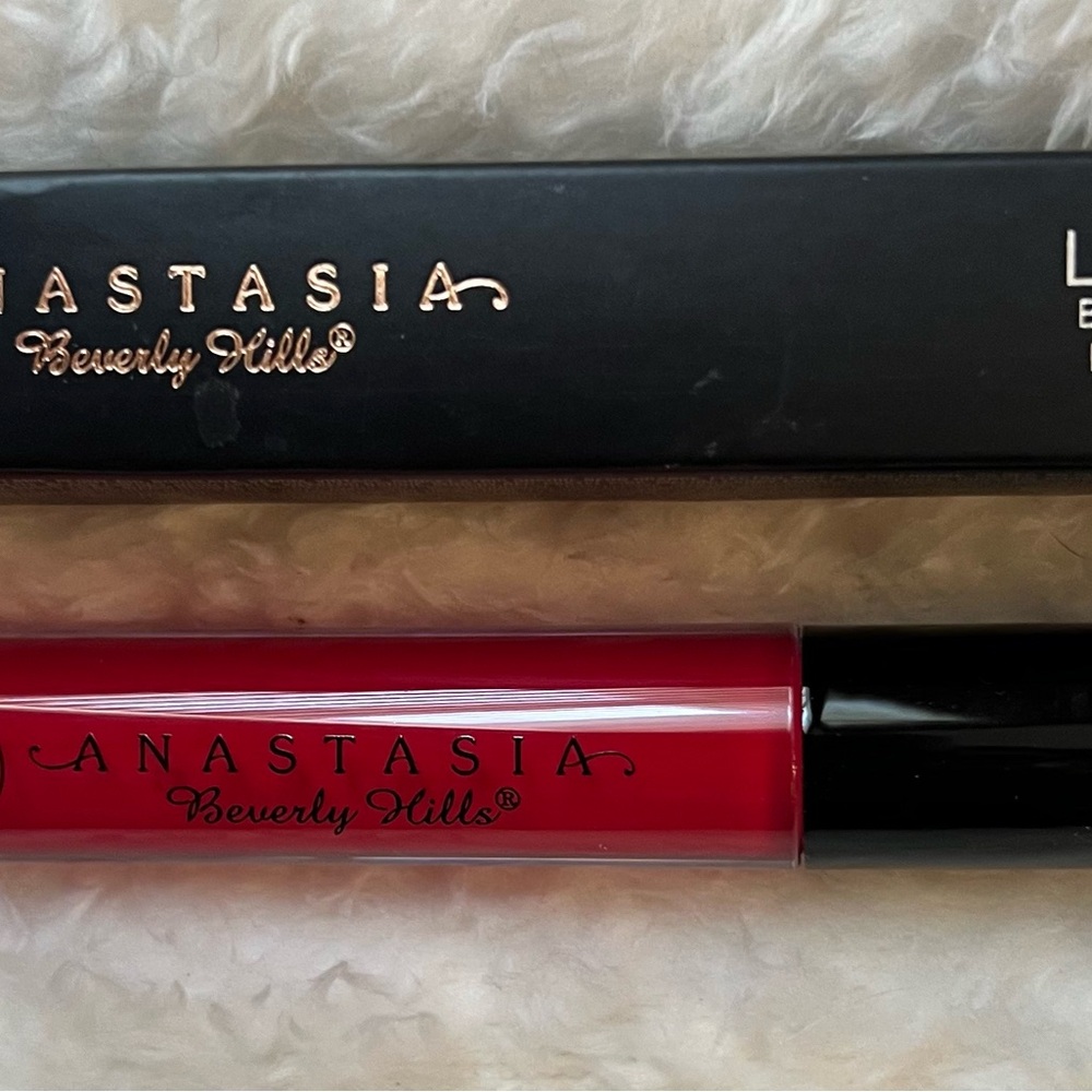Anastasia Beverly Hills Lip Gloss Socialite – Brand New